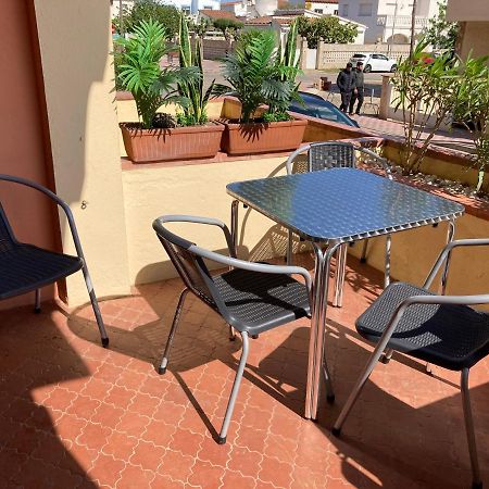 Tres Bel Appartement Entierement Renove Empuriabrava Exterior foto